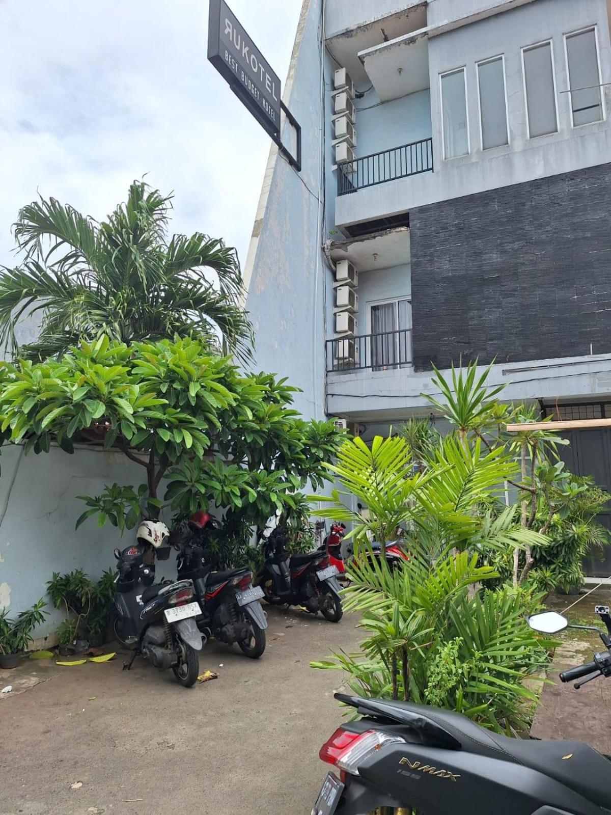 Oyo 93584 Rukotel South Tangerang Exterior photo